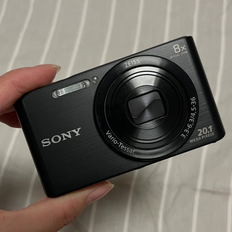 Sony Cybershot DSC-W830 20.1MP 8x Zoom Digital Camera Black/Silver