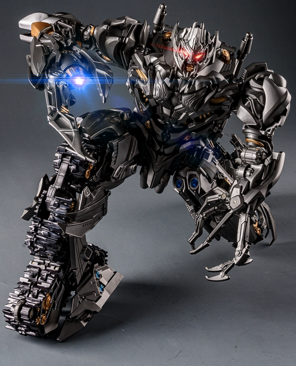 BMB LS06 Megatron Tank Mega Commander Transforming Action