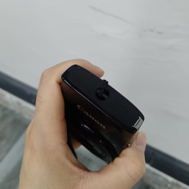 Canon IXY 210 Black 20.0MP 8x Zoom Compact Digital Camera