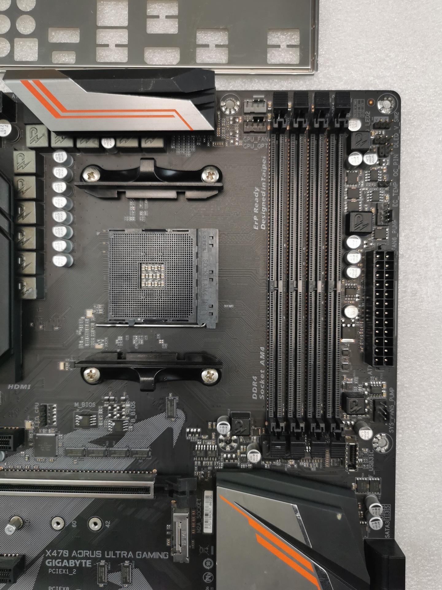 中古 GIGABYTE X470 AORUS ULTRA GAMING Amazon.com: GIGABYTE X470 AORUS ULTRA GAMING (AMD Ryzen AM4