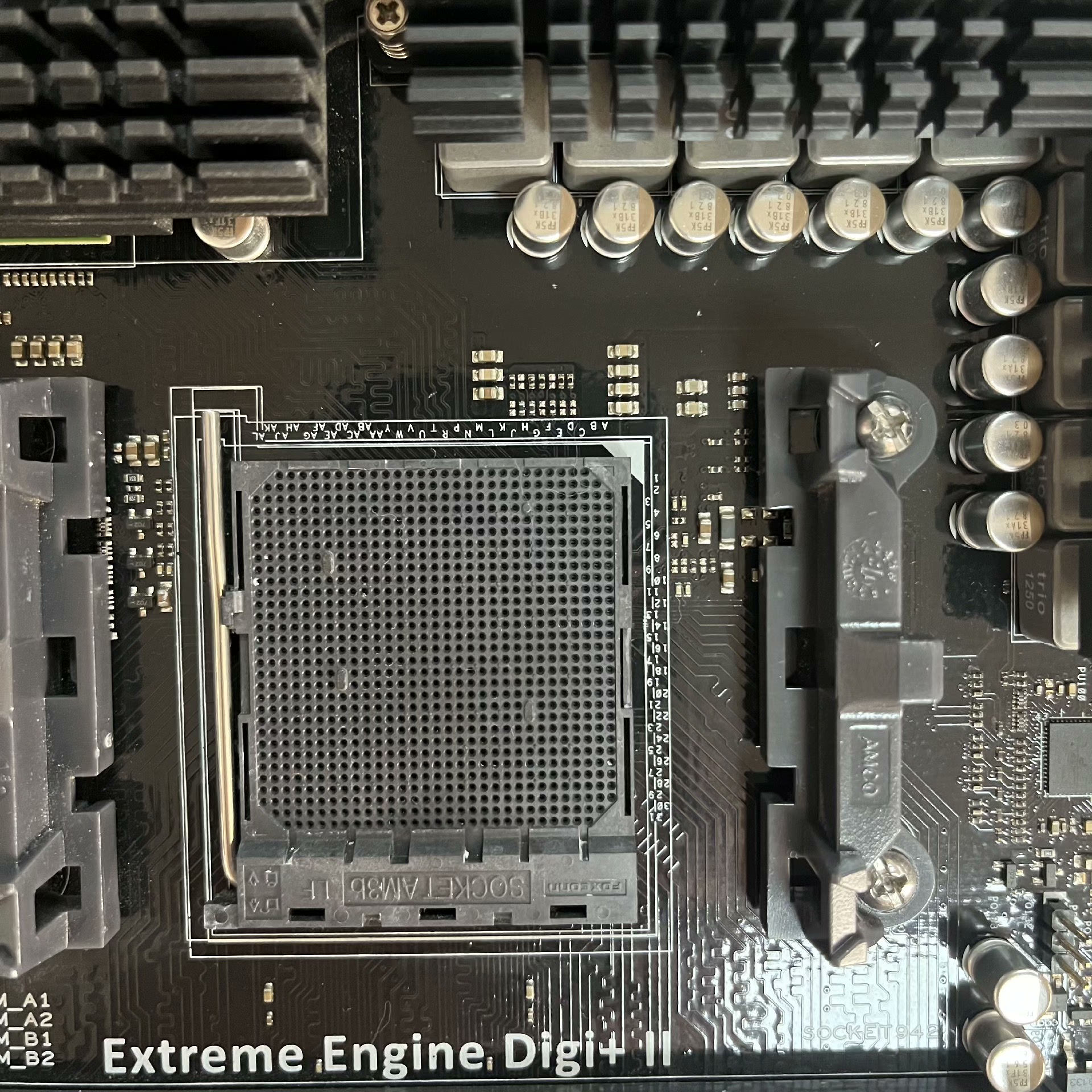 FOR ASUS Crosshair V Formula-Z DDR3*4 32GB Socket AM3+ AMD ATX