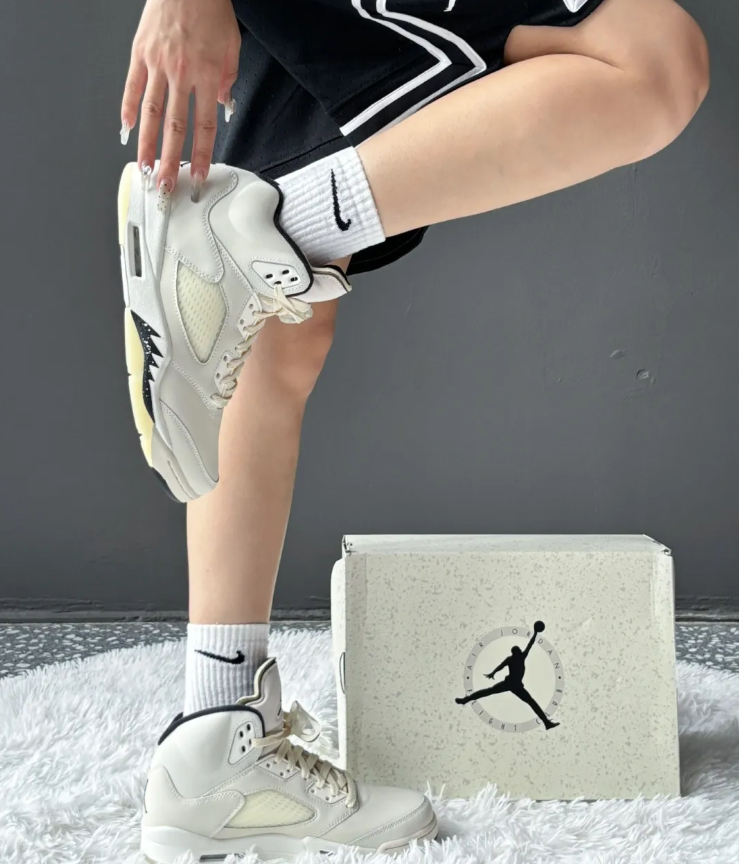 Jordan Air Jordan 5 ベージュ スニーカー Nike Air Jordan 5 Retro SE Jordan Ⅴ AJ5 Mid Sail Men's