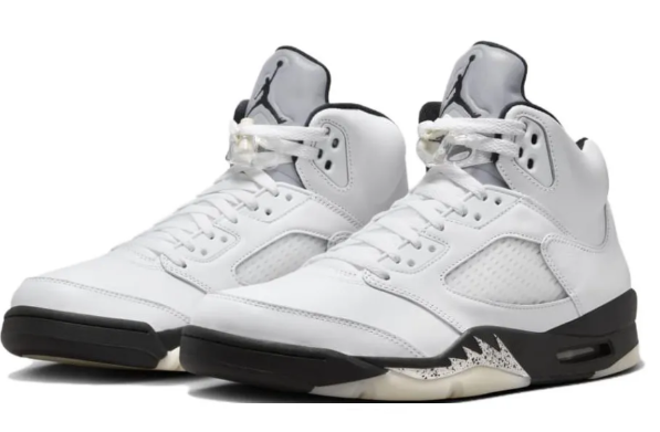 シューズ(男性用) Nike Air Jordan 5 Retro \"White and Black Nike Air Jordan 5 Retro 