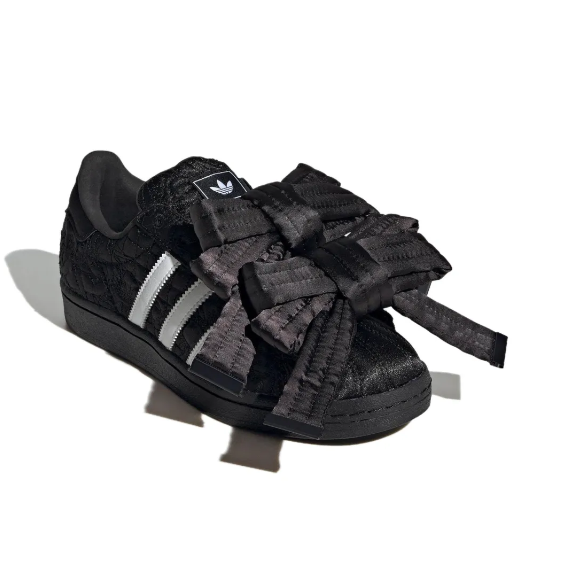 【ADIDAS】JQ4305 ADIDAS X CAROLINE HU SUPERSTAR W Adidas x CAROLINE HU Superstar Sneakers | White | FARFETCH