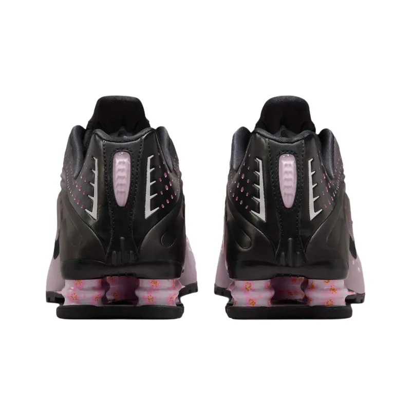 靴 Nike Shox R4 Nike Shox R4 | Foot Locker