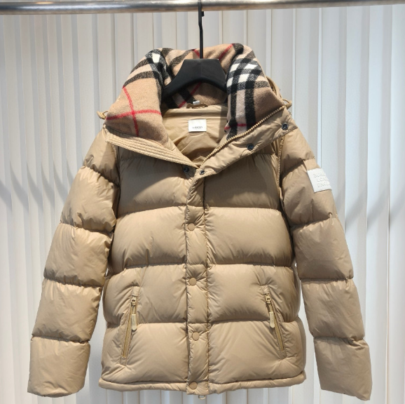 限定価格Burberry ベージュ ジャケット　9号 Burberry Padded Quilted Down Jacket Beige 80910931 | eBay