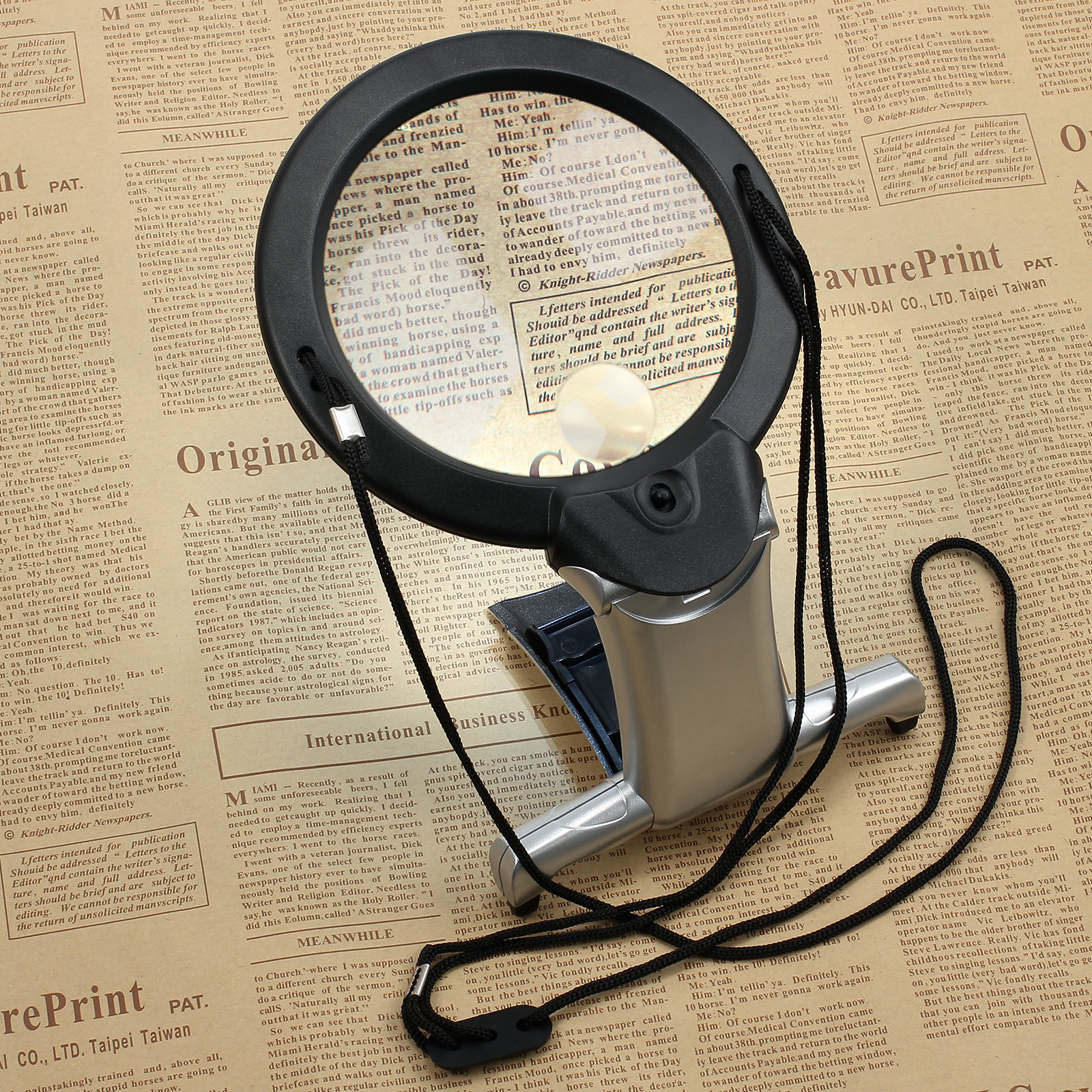 Giant Large Hands Free Magnifying Glass W/LED Magnifier Desktop For