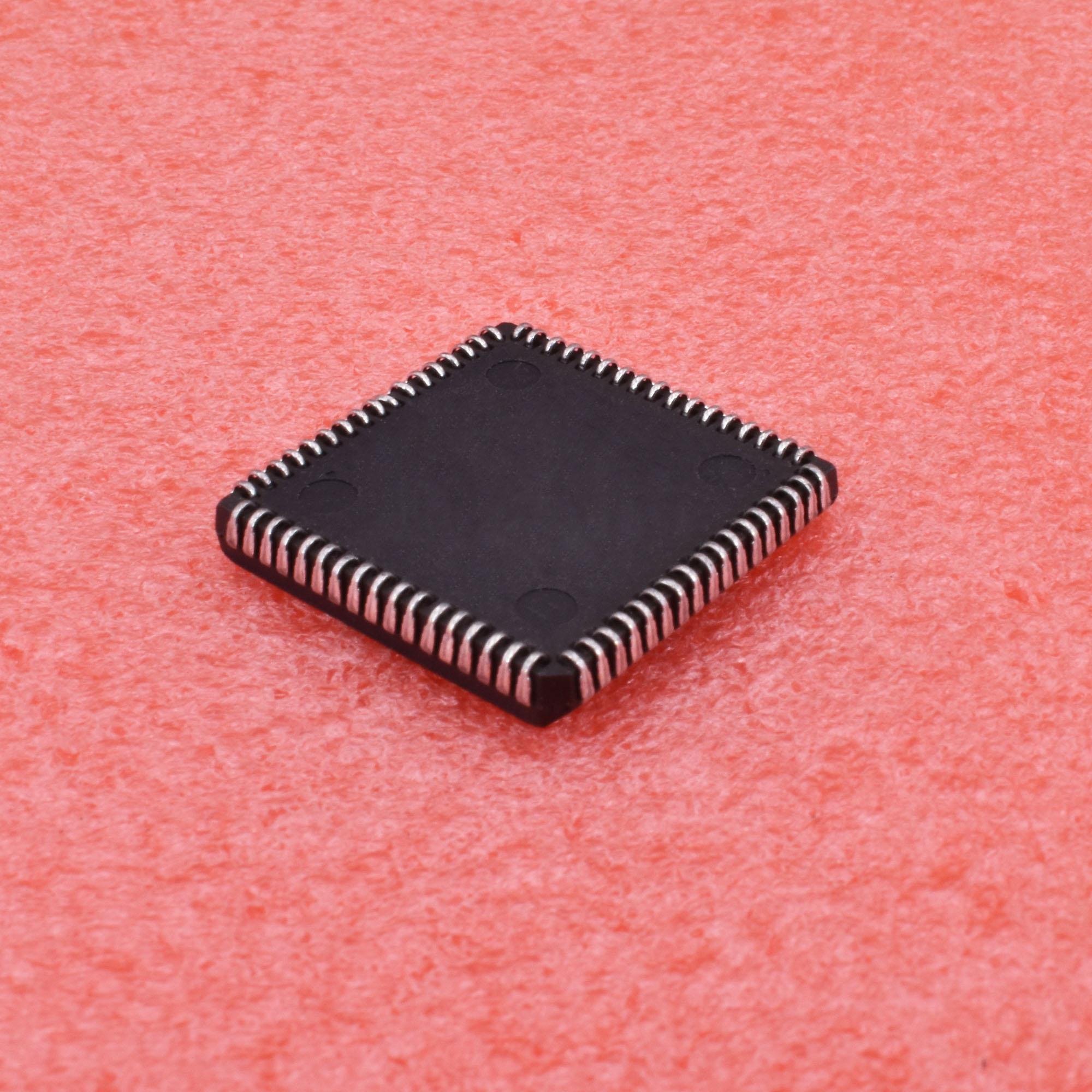 1PCS//5PCS MC68HC000FN16 PLCC 68PIN MC68HC000F MC68HC000FN Microcontroller