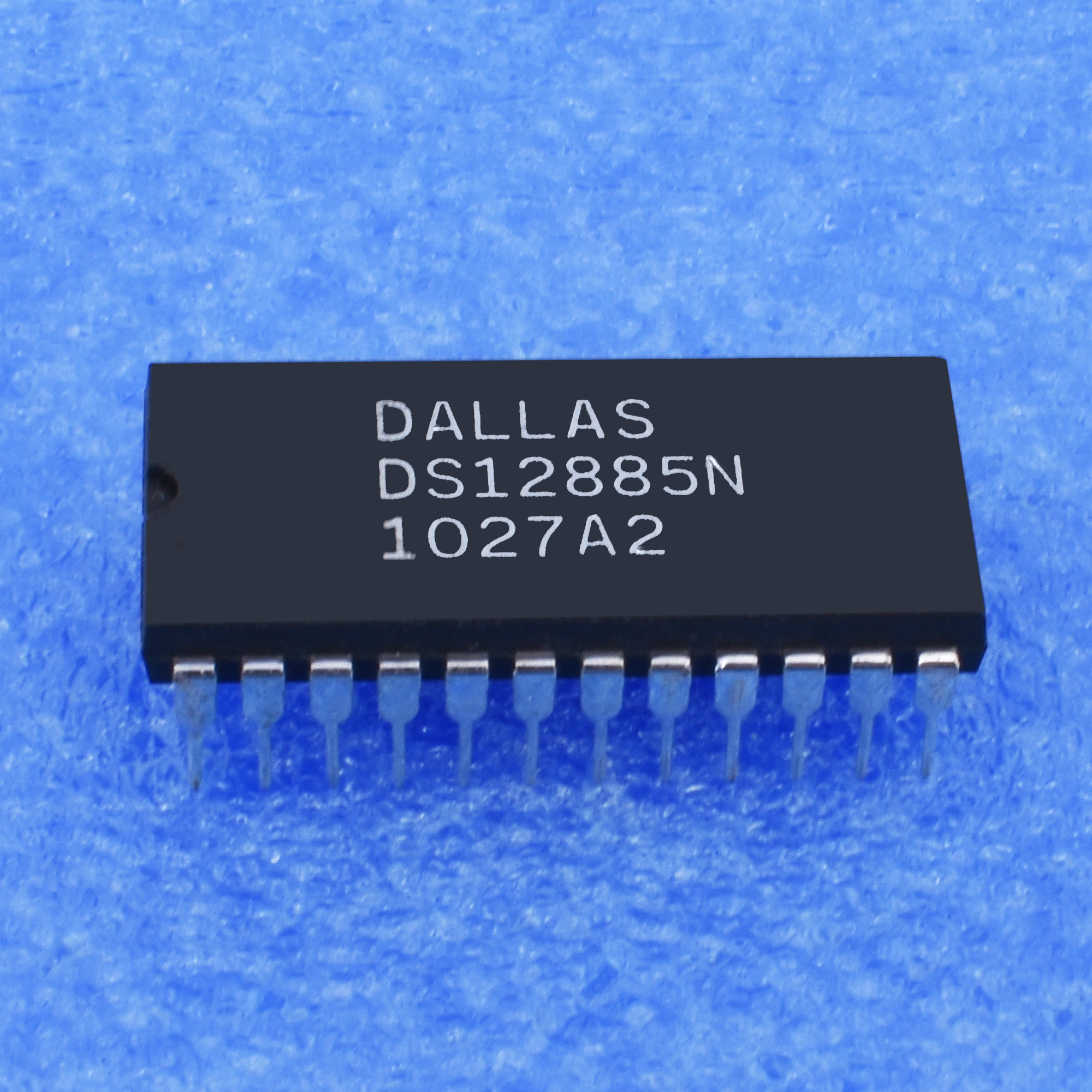 S PROGRAMMABLE TIMER 1pcs DS12885S DS12885 IC 1 TIMER