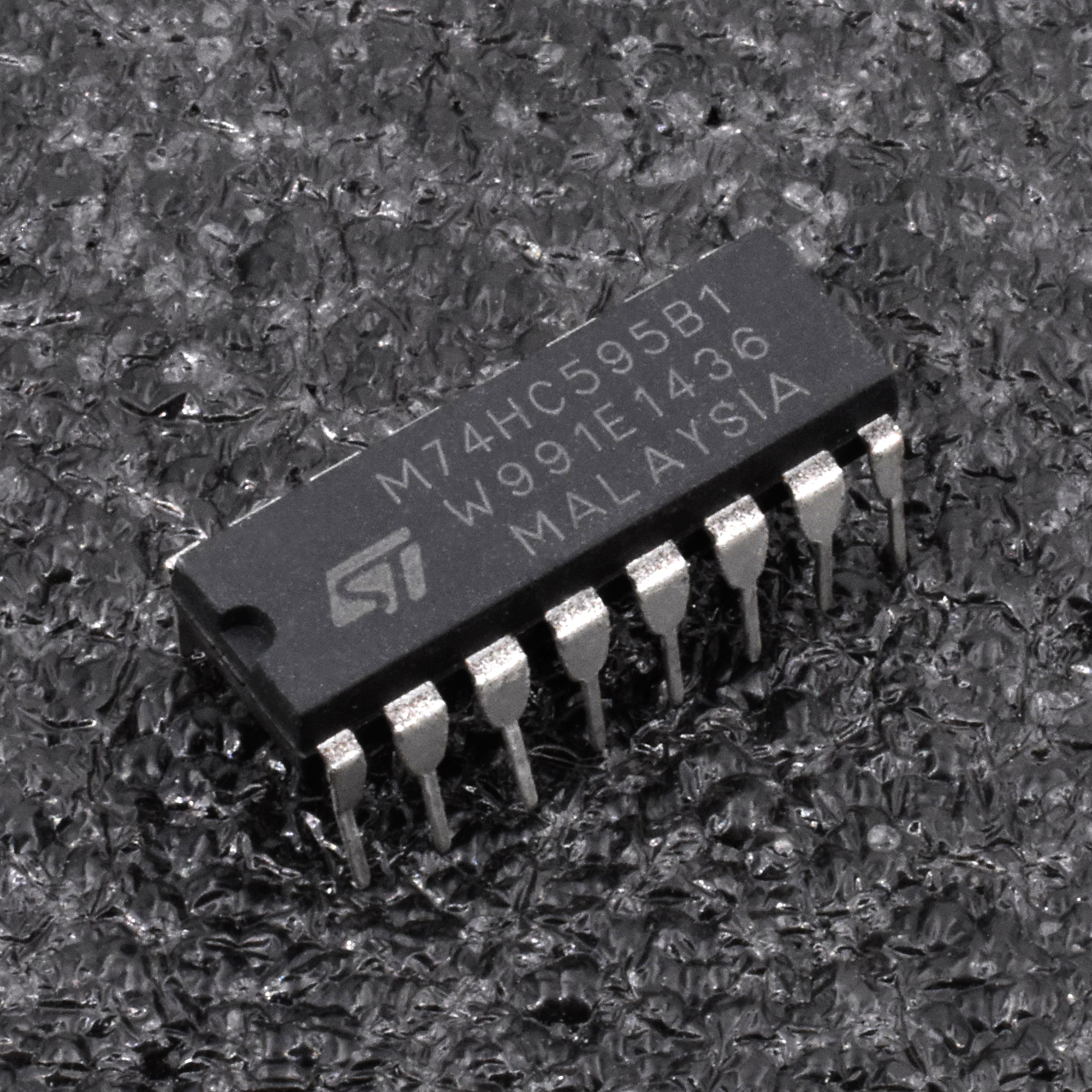 10PCS M74HC595B1 M74HC595 DIP16 8 BIT SHIFT REGISTER WITH OUTPUT