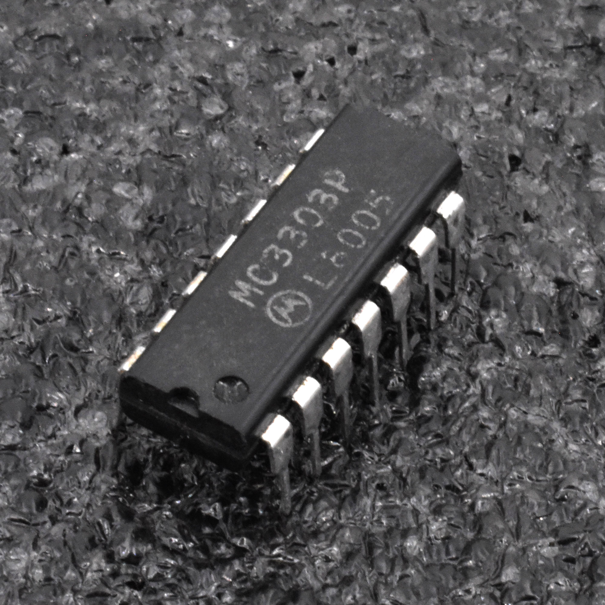 Integrated circuit-mc3403p-quad differential input operational amplifiers
