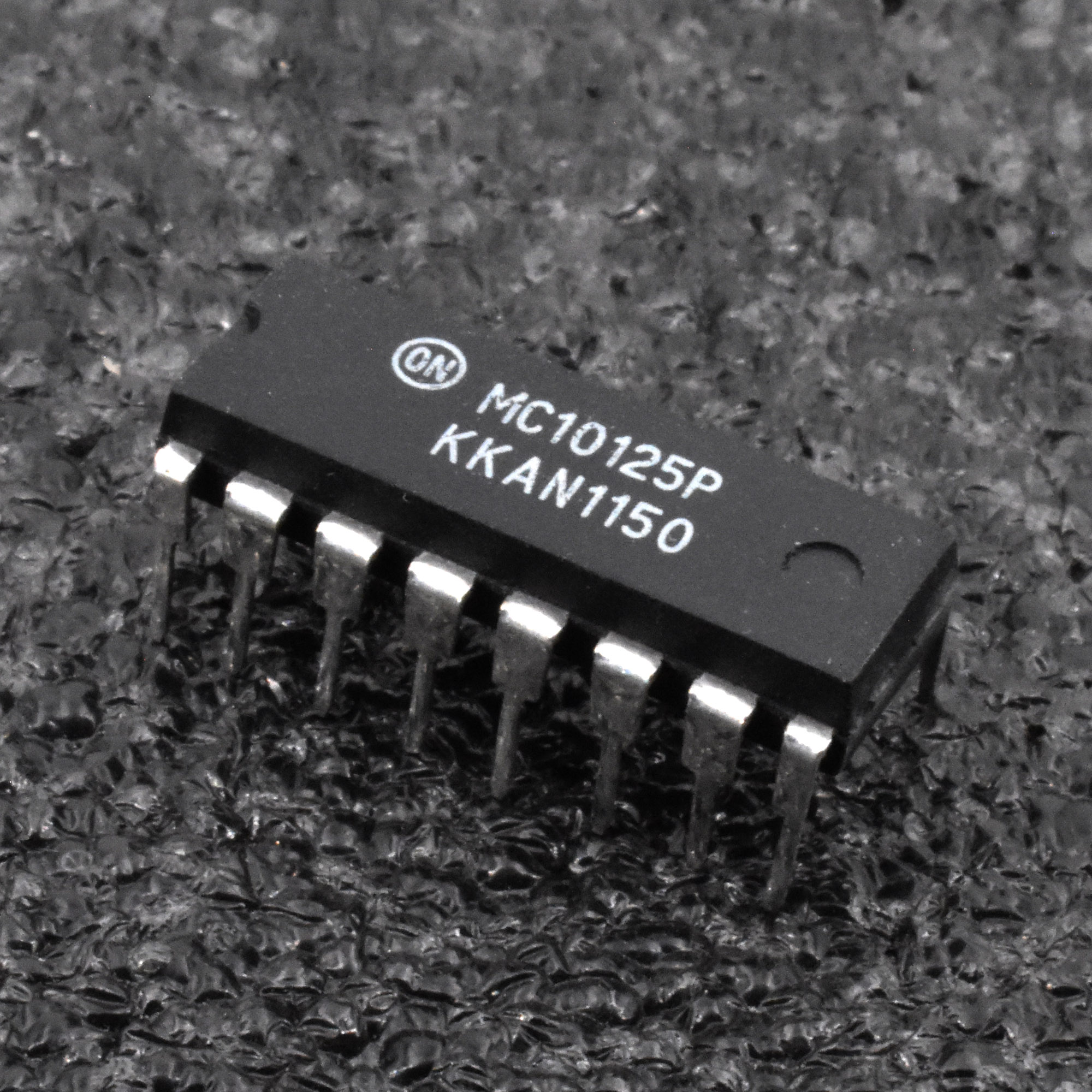 MC10125P Translator MECL to TTL DIP-16 x 10pcs