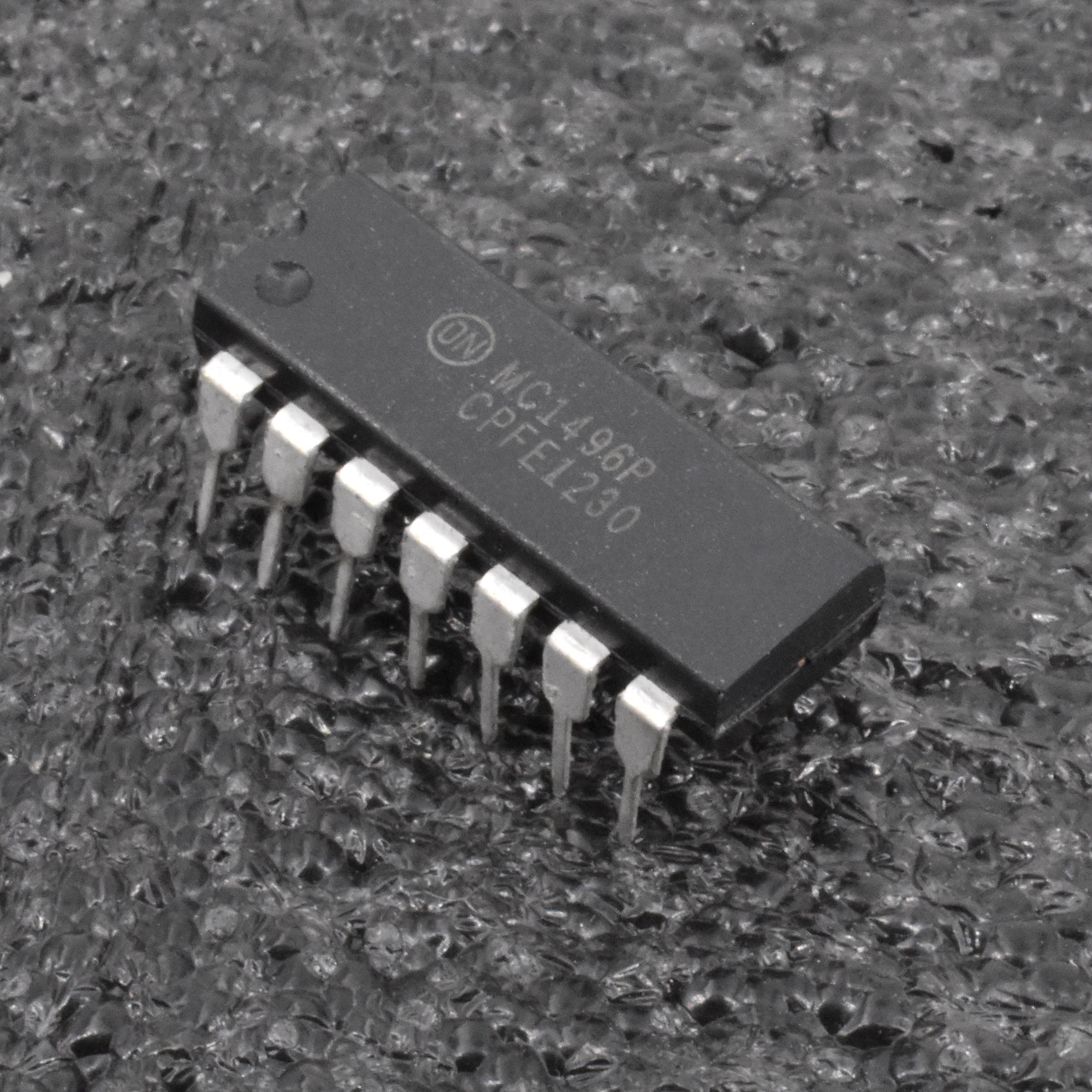 m6585 6585 18pin adpcm голосовой синтезатор