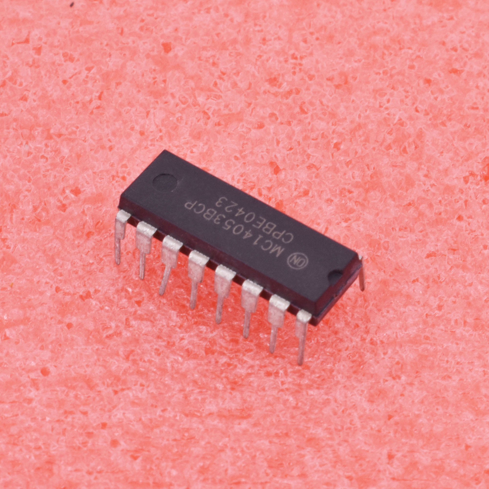 10PCS MC14051BCP MC14051 16 PIN DIP ANALOG MULTIPLEXER// DEMULTIPLEXER