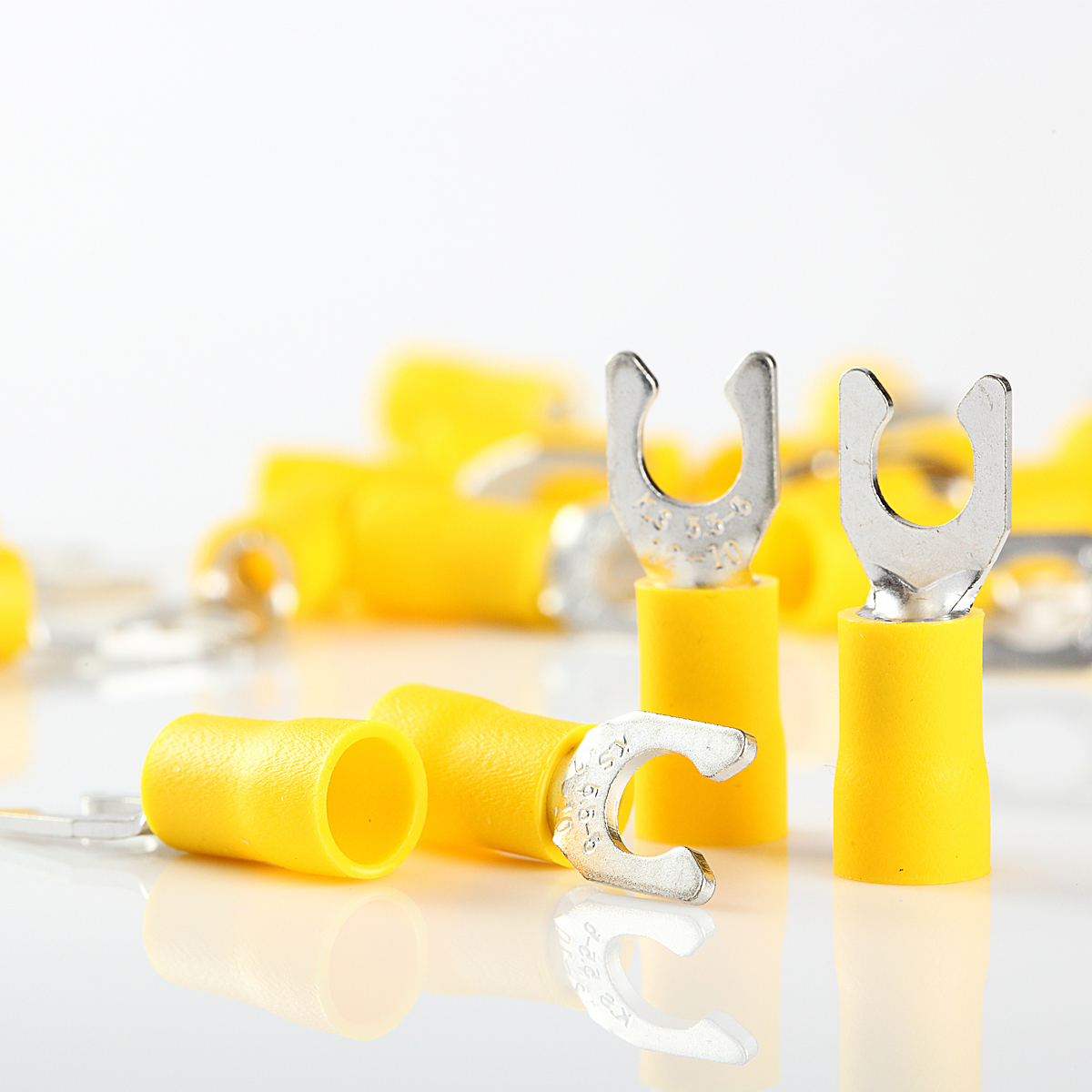 100pcs 12/10 Gauge 10 Locking Spade Terminal Yellow Vinyl Connectors