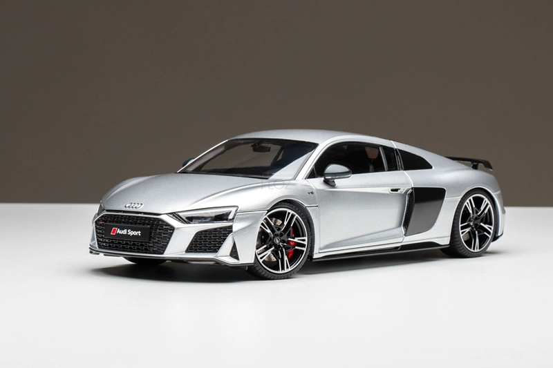 アウディ R8 ガルフ 1/18 京商 アウディ R8 ガルフ 1/18 京商 - メルカリ