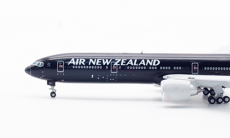 AIR NEW ZEALAND 航空機模型 1/200 B777-300ER 1:200 37CM InFlight AIR NEW ZEALAND BOEING 777-300ER