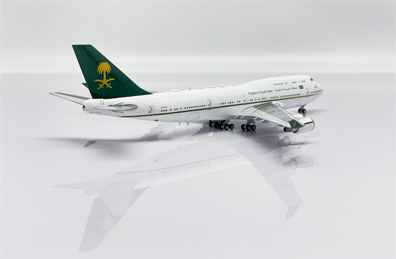 航空機・ヘリコプター jcwings 1/200 SAUDIA B747-400 HZ-AIY SAUDI Boeing B747-400 JCWINGS 1/200 HZ-AIY | eBay