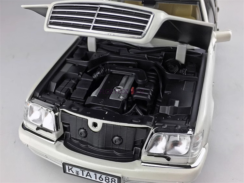 NOREV製 S124前期型　未使用、未開封　1/18 NOREV製 S124前期型 未使用、未開封 1/18 NOREV製 S124前期型