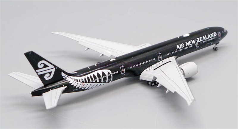 【残り3！新品・未開封】KNK クナクン / AIRLINE（2枚セット） Alaska Airlines Boeing 737-800 N559AS Xaat Kwaani Salmon People NG