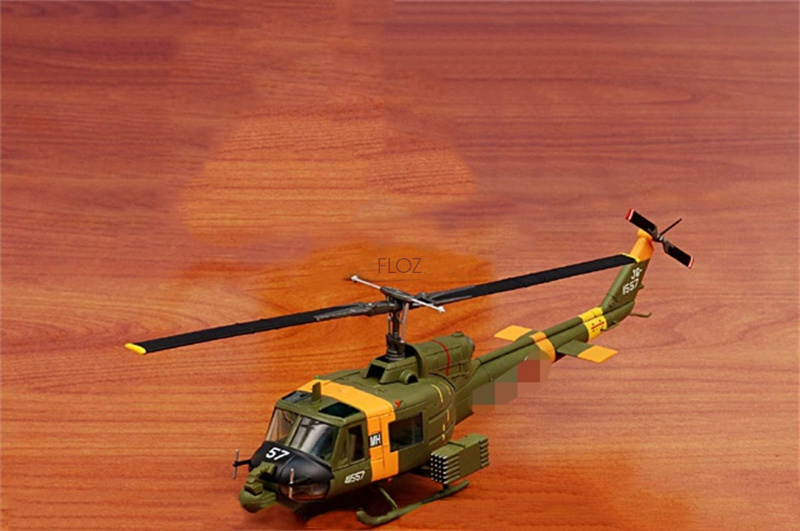 絶版!! 1/18 21st ヒューイ UH-1C ヘリコプター(CIA)モデル（再