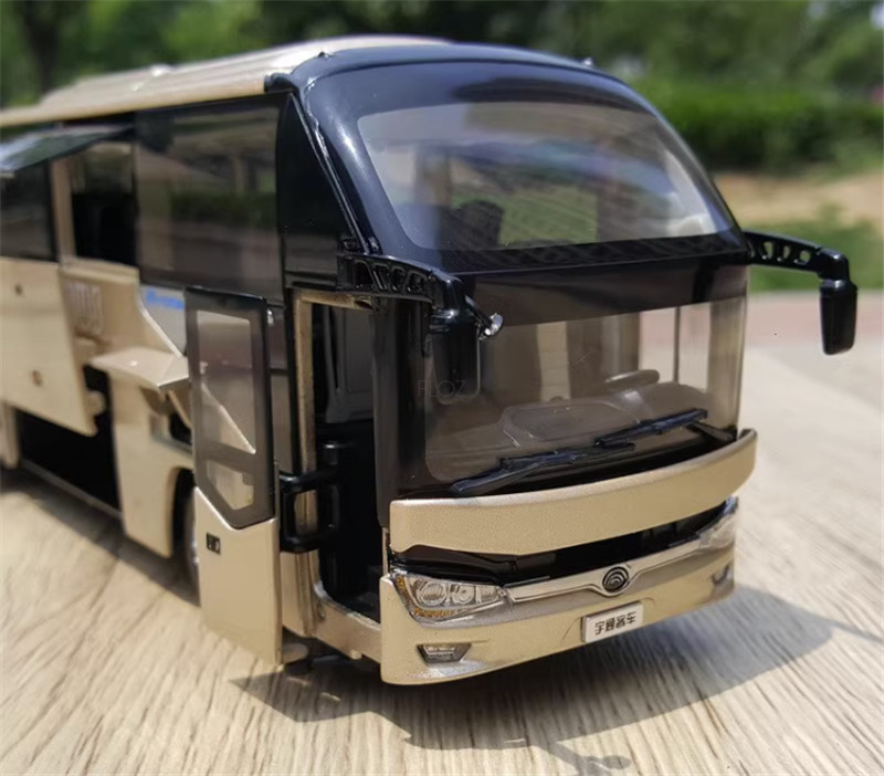 for Yutong ZK6128HQB Highway BUS 1/42 Truck Pre-built Model