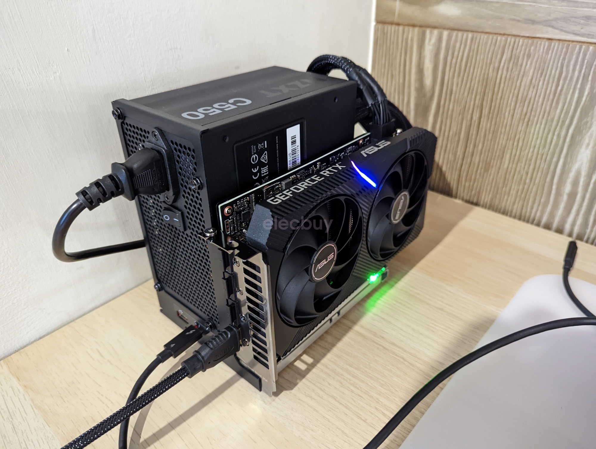 拡張カード TH3P4G4 Thunderbolt External GPU Dock Thunderbolt-compatible External GPU Video Card Dock 40Gbps